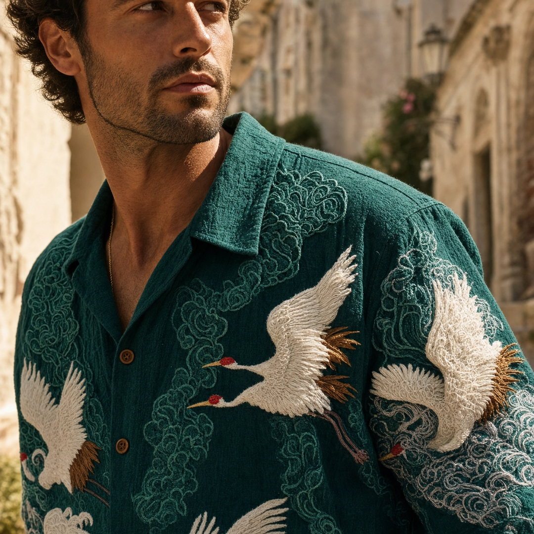 Chemise d'été avec motif de grue en relief