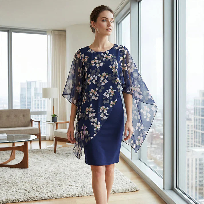 Robe fleurie avec cape élégante en mousseline