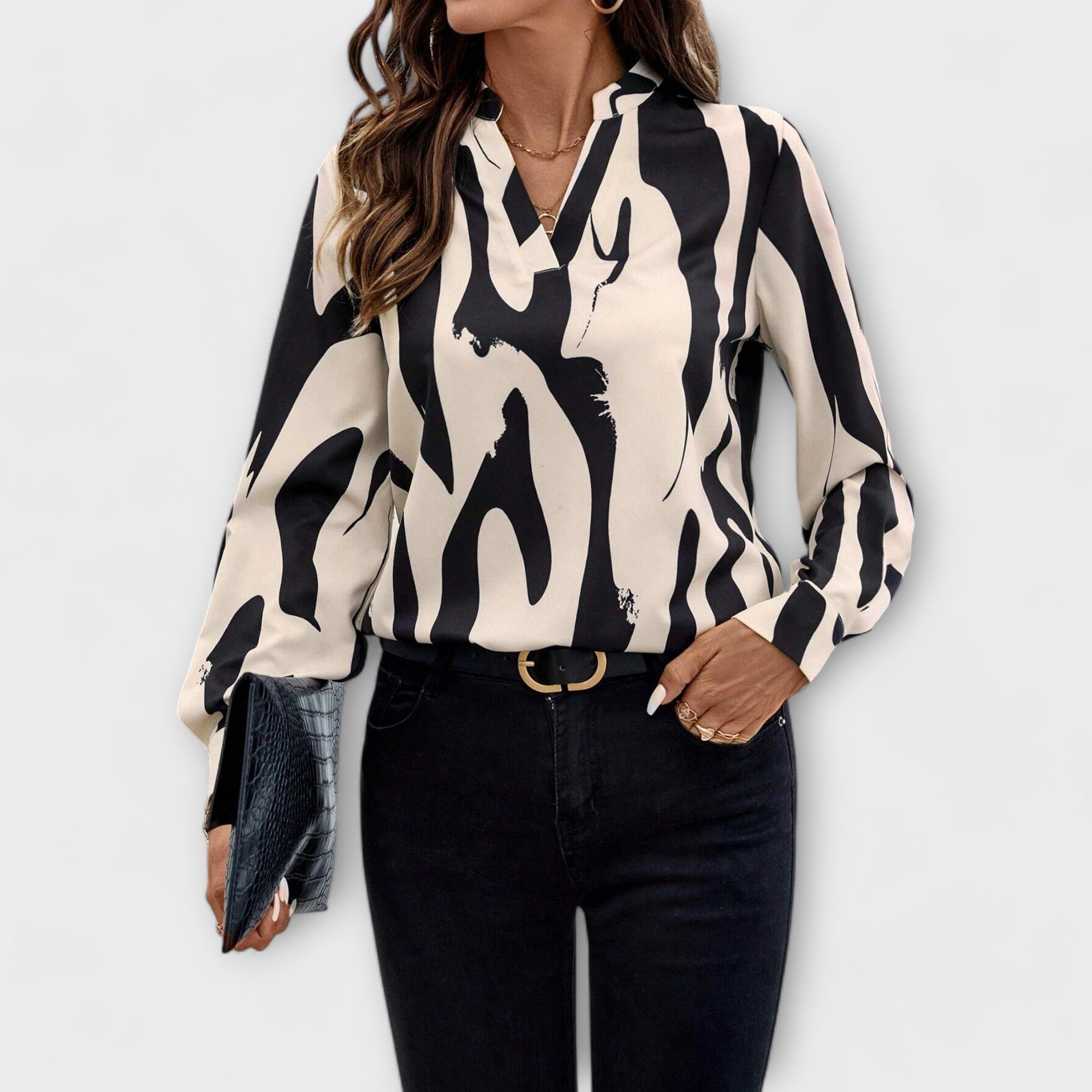 Camiseta con patrón gráfico y diseño elegante