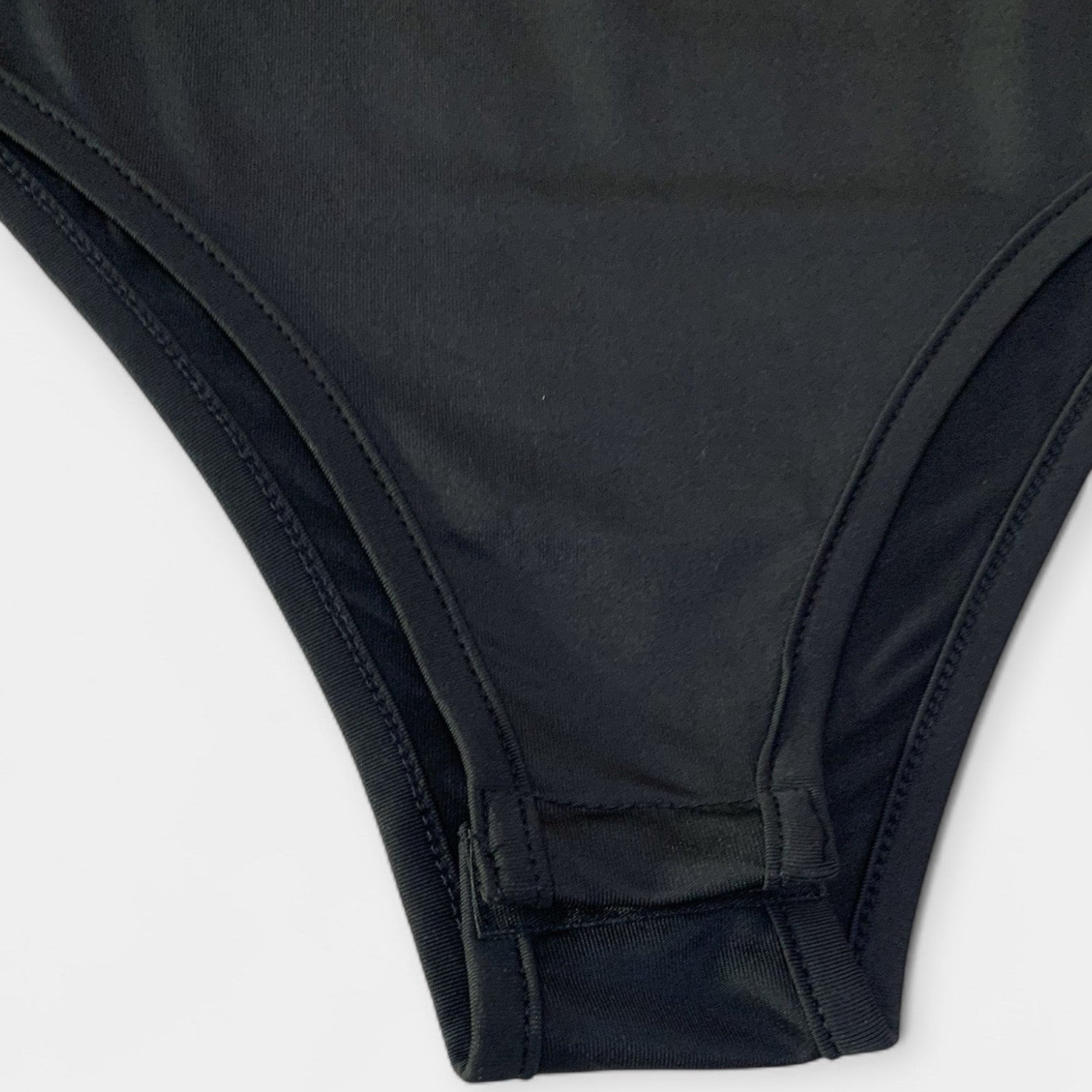 Corps léger avec décolleté en V