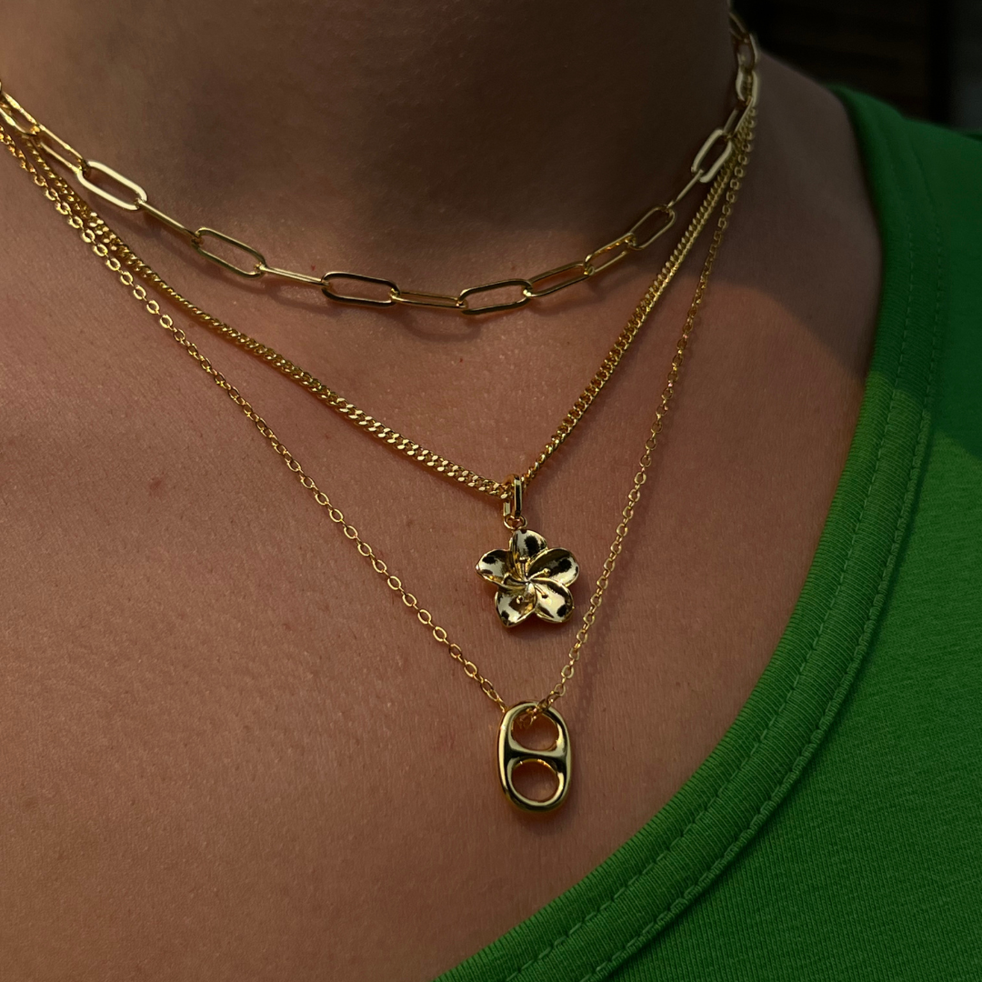 Collier Élégant en Hibiscus