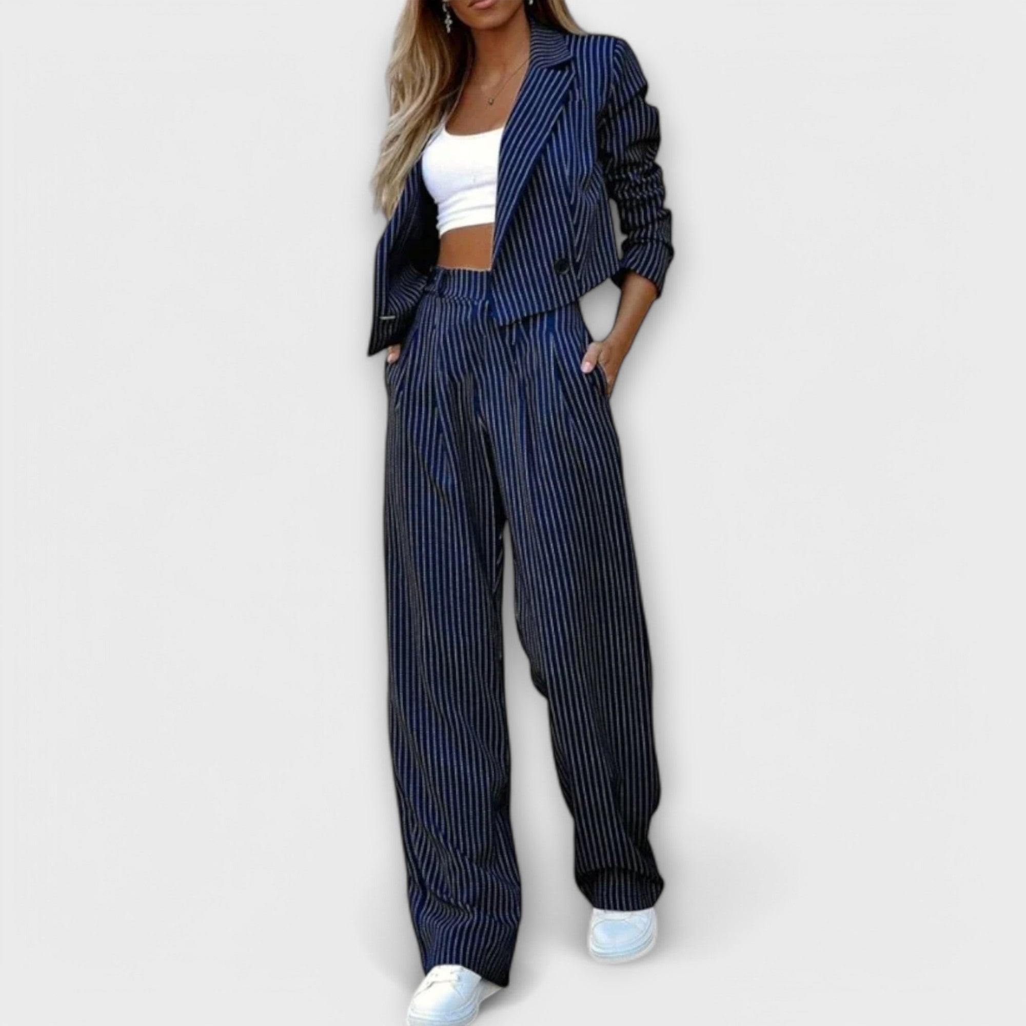 Costume à rayures pour femme