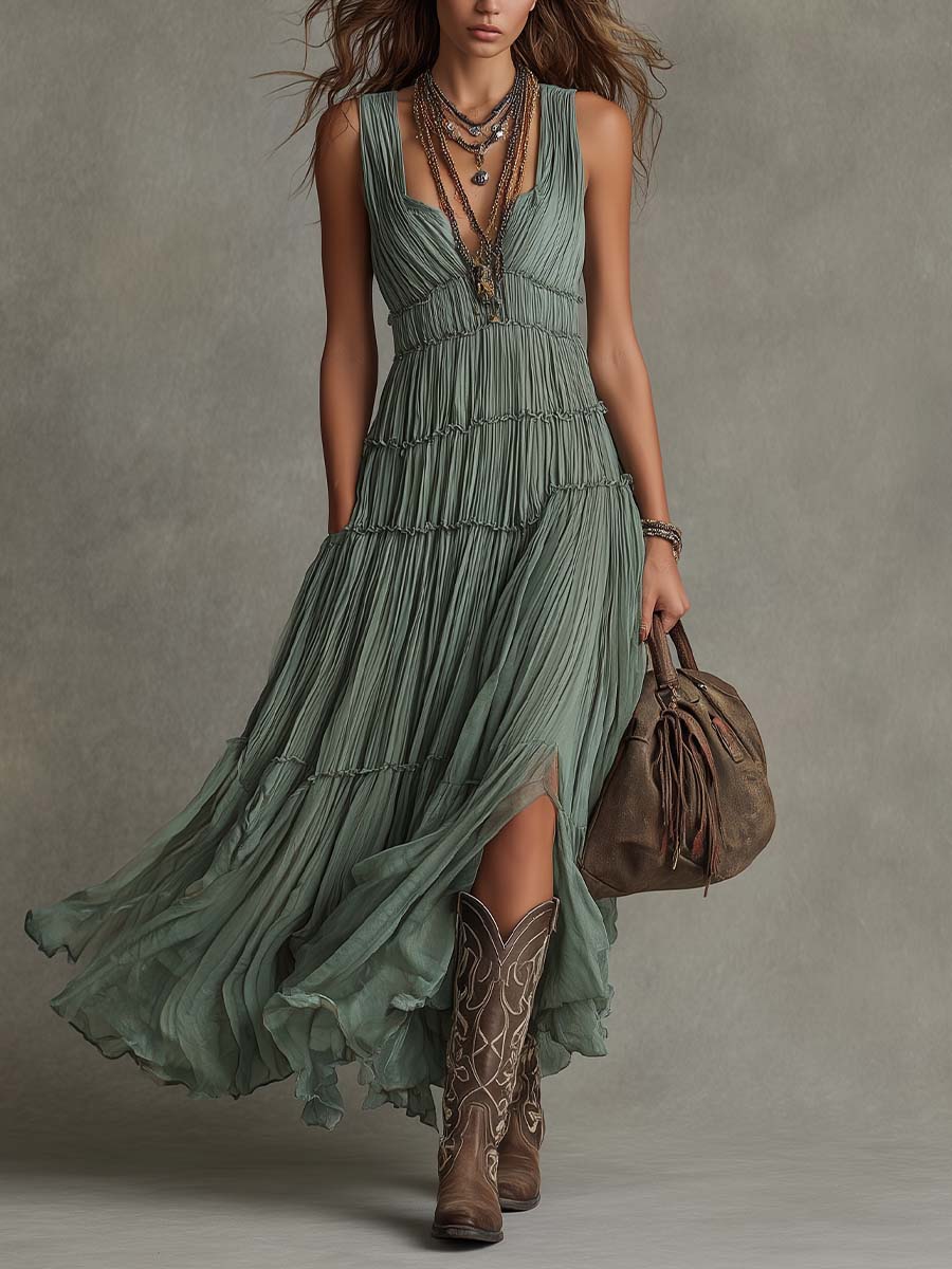 Robe longue plissée en mousseline vert sauge à col en V