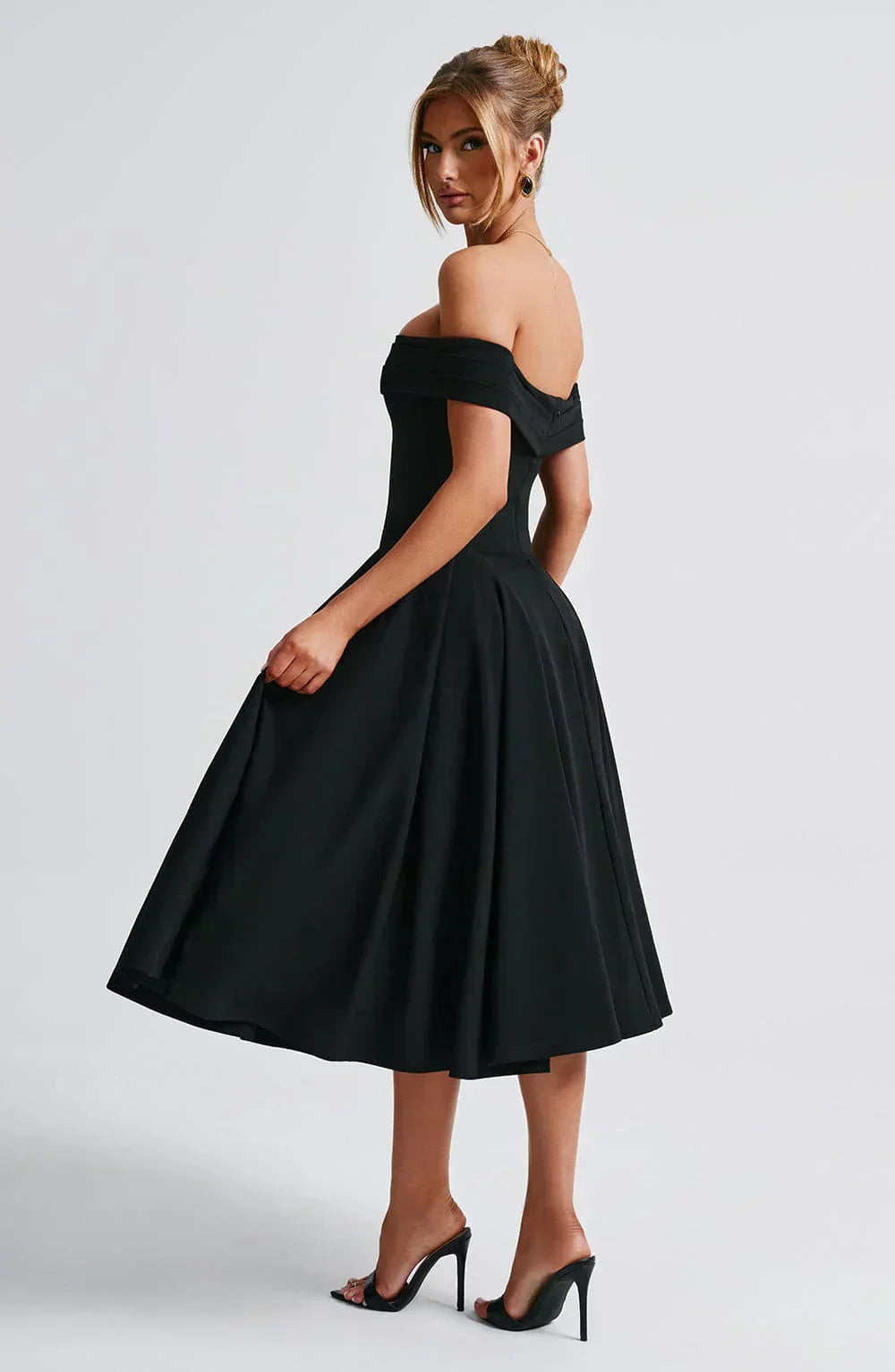 Robe Midi Élégante Alexander Saint