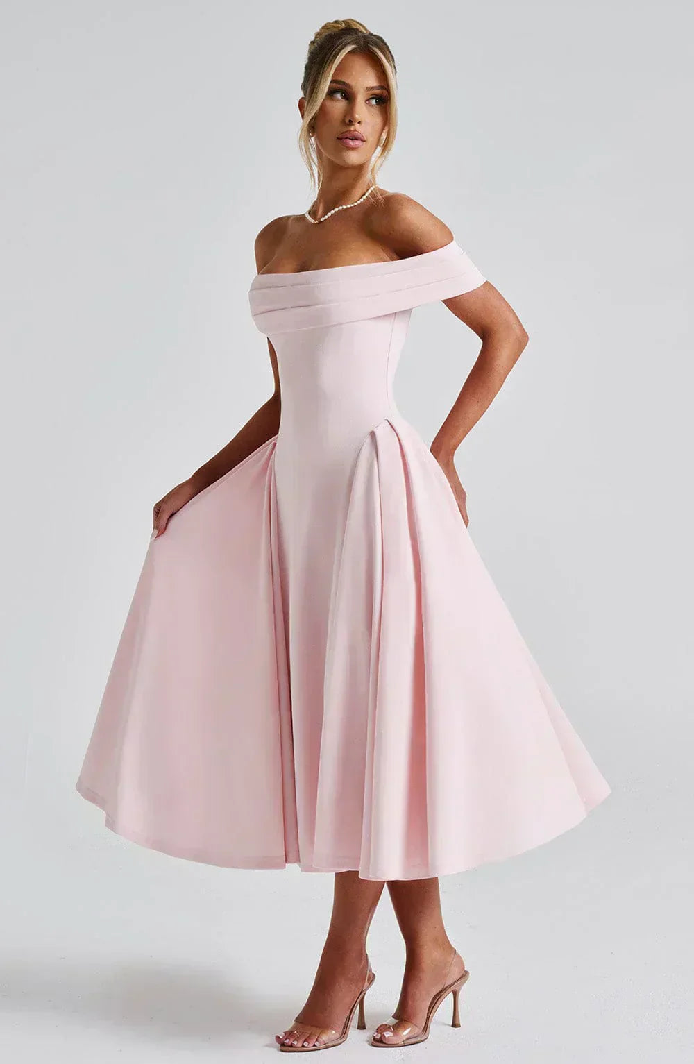 Robe Midi Élégante Alexander Saint